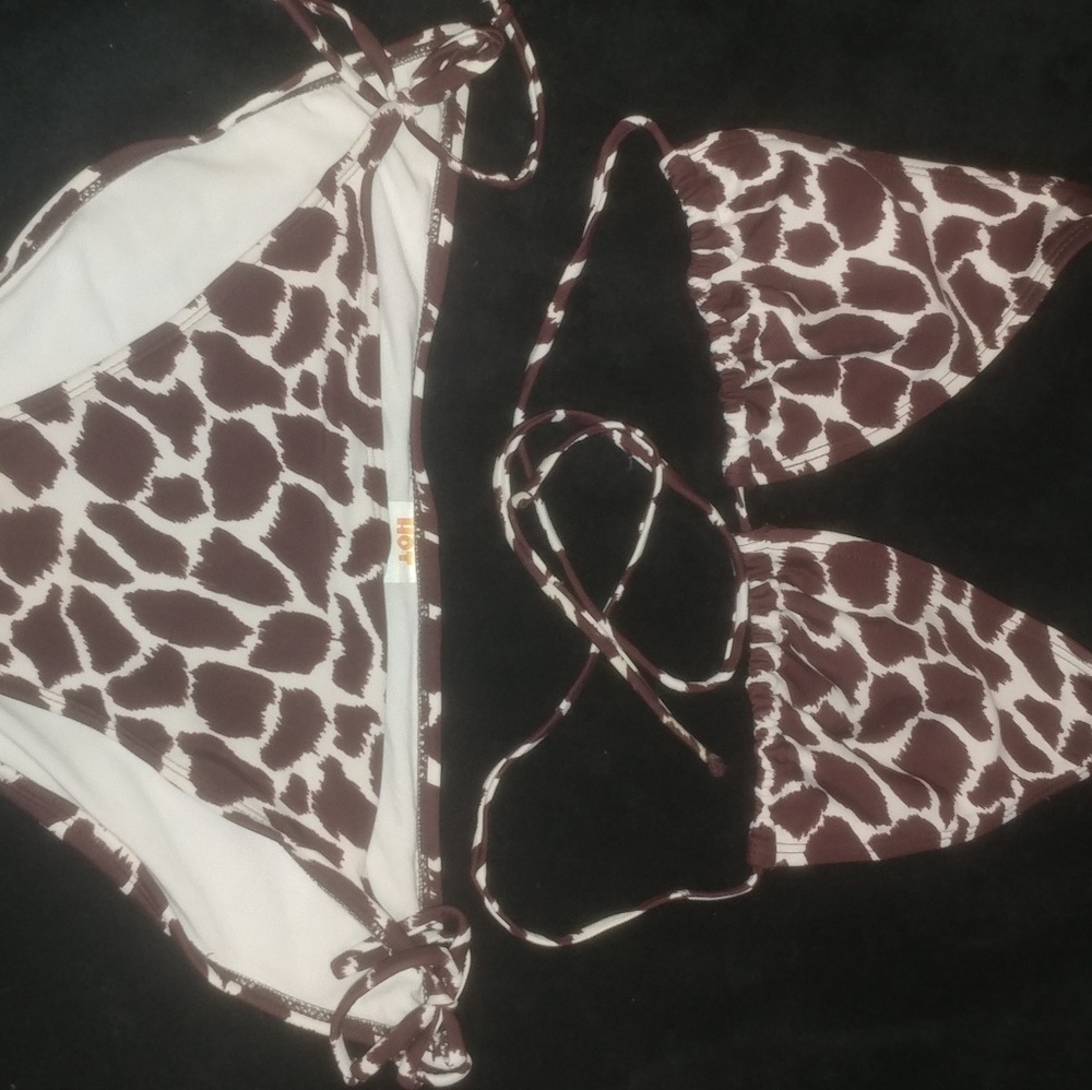 String Bikini - Picture 2 of 5